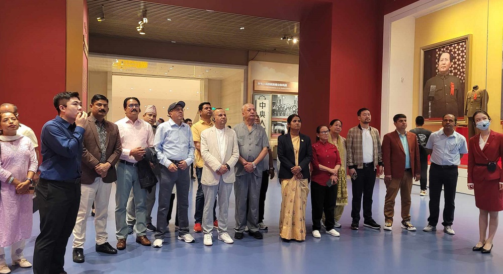 महासचिव पोखरेलको टोली पुग्यो चिनियाँ कम्युनिष्ट पार्टीको सङ्ग्रहालयमा